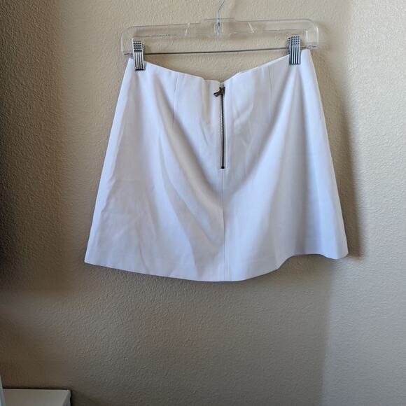 Alice + Olivia Semira Pleated White Mini Skirt NWT size 4 - Picture 6 of 7